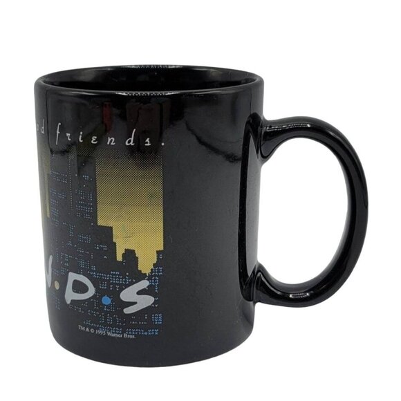 Friends TV Show Mug Black 3.75" Good Coffee Good Friends NYC Skyline VTG 1995 - Picture 4 of 10